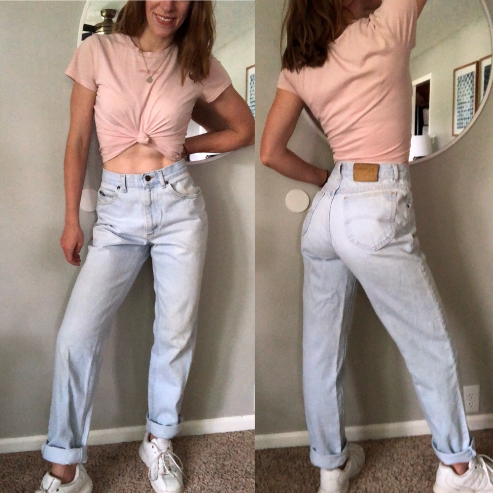 Vintage 90’s Lee Light Wash High Waisted Jeans - Picture 6 of 12